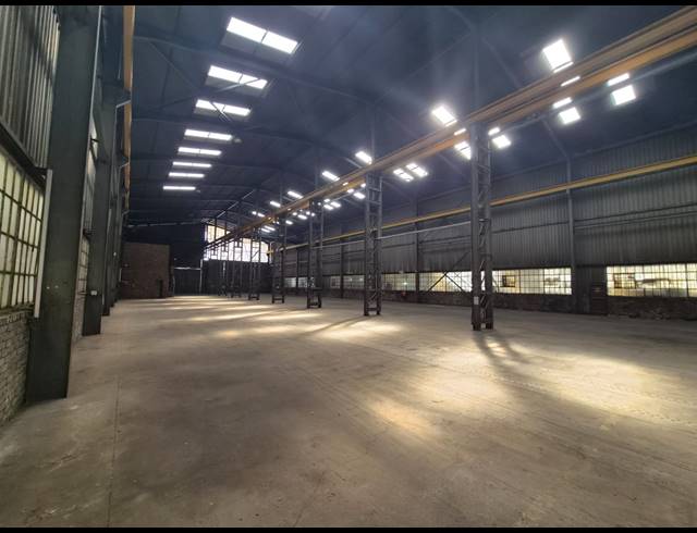 2,400M² WAREHOUSE TO LET IN WADEVILLE